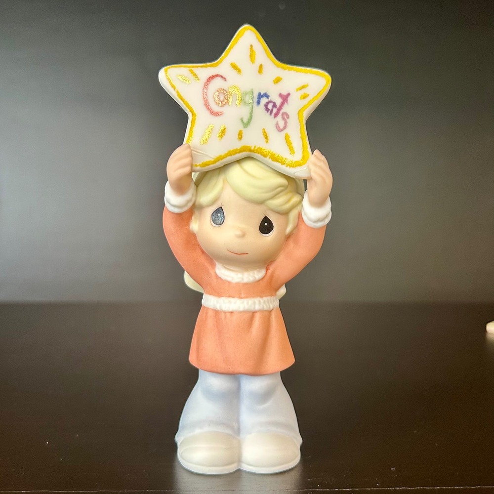 Precious Moments "Congrats" Girl Holding Star Porcelain Figurine READ 2009